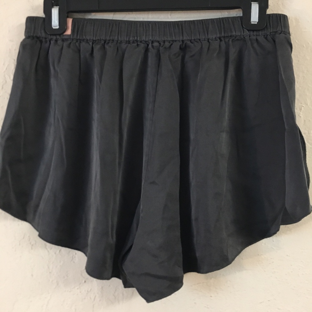 LUNYA 100% Silk Pajama Set Medium Shorts Tank Top Gray Super Soft - Picture 9 of 13